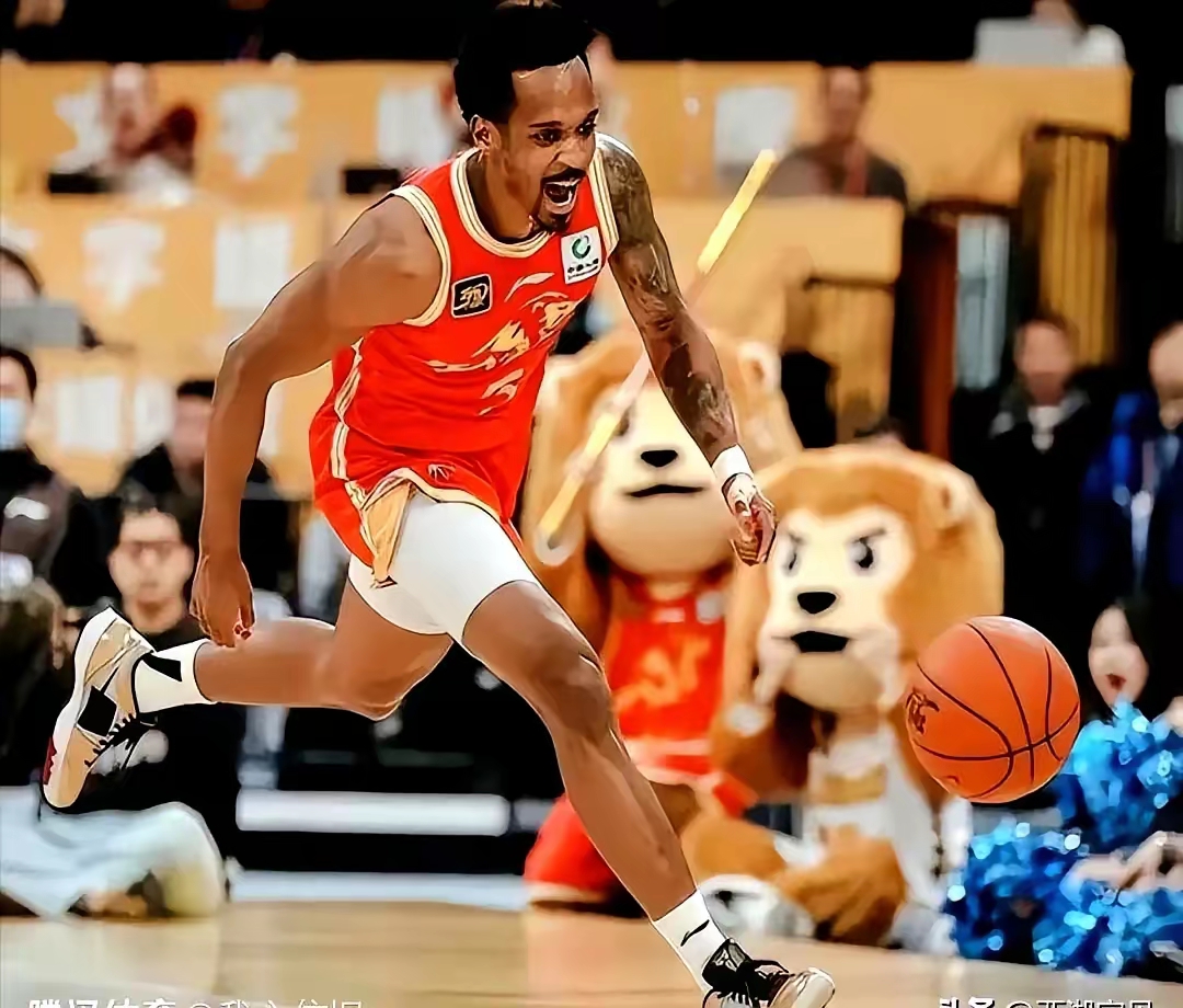 包含克鲁日临场首发出现变动，主教练解释战术调整！的词条