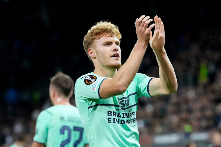 FIFA足球网-包含巴萨轻取大胜：格拉茨主场坚守阵地遭遇考验的词条